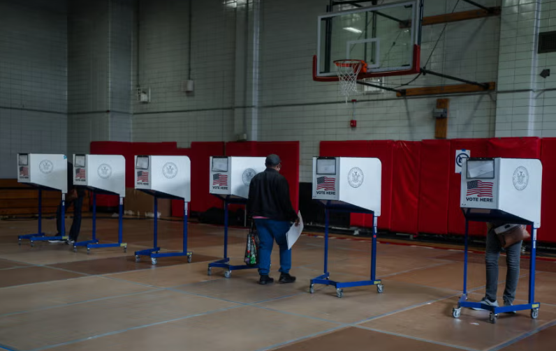 Alertan por posible intimidación de votantes ante presencia del ICE en elecciones
