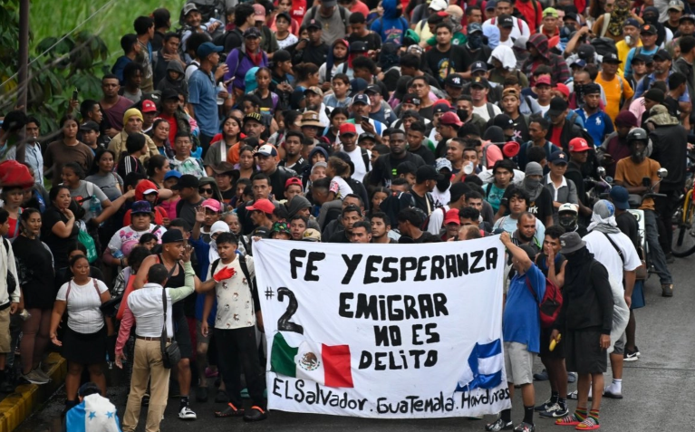 Más de 600 migrantes salen de Tapachula y avanzan por Chiapas rumbo al norte